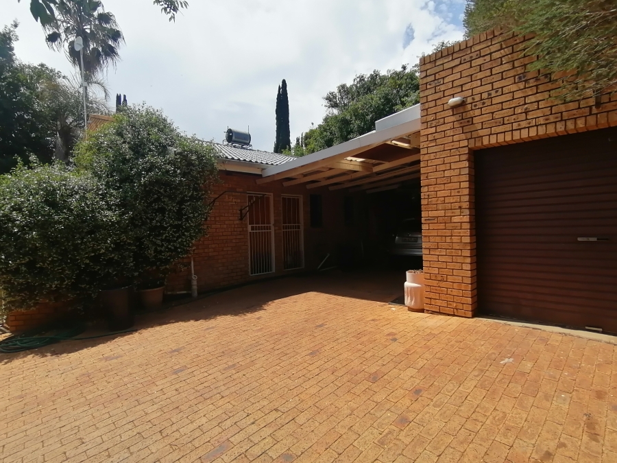 4 Bedroom Property for Sale in Wilkoppies North West